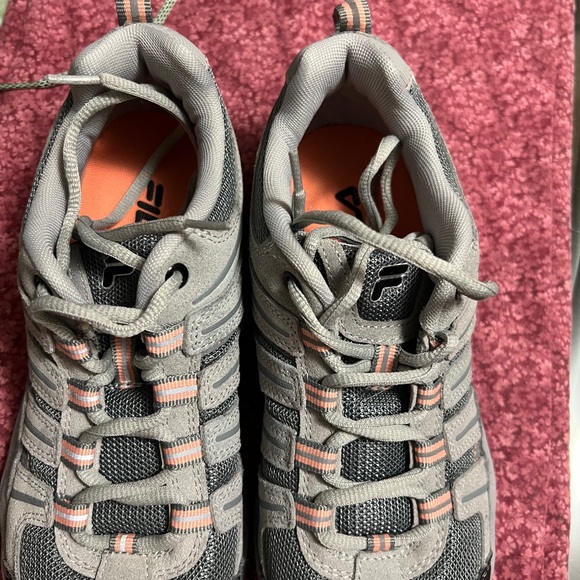 Fila, Size 9 - Picture 2 of 6